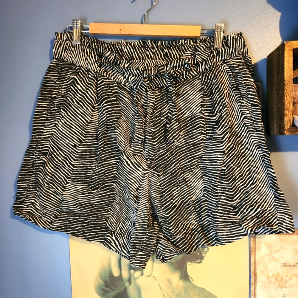Cotton/Linen Striped Zebra Print Joe Fresh Shorts